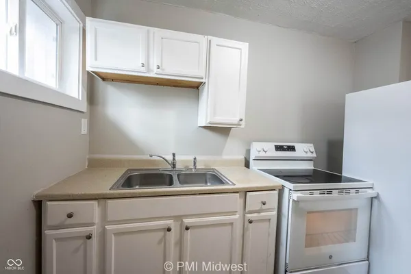 $649 | 2930 North Dearborn Street, Unit B, Indianapolis, IN 46218