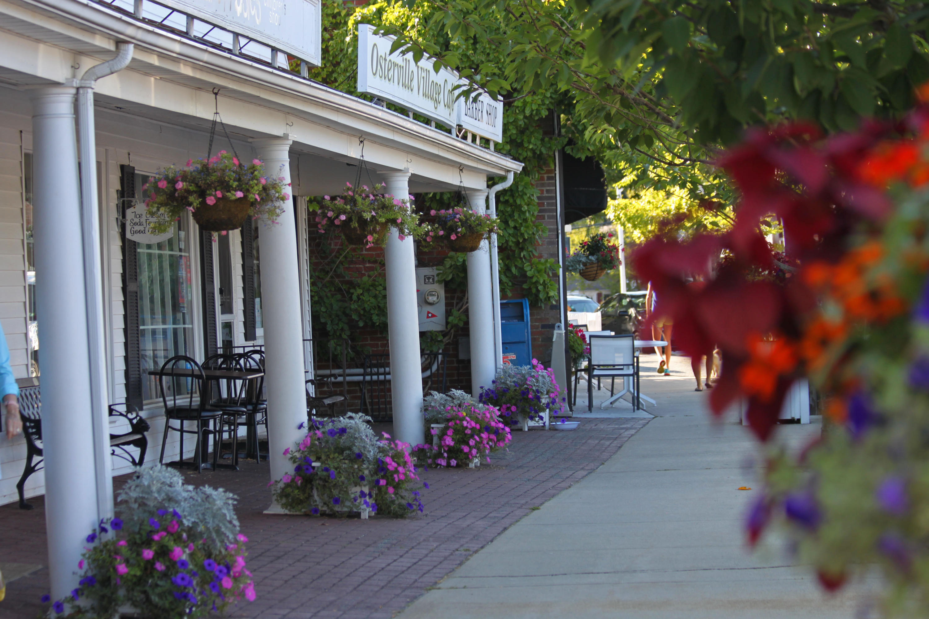 3040 Falmouth Road, Unit F3 Osterville, MA 02655 - Photo 16 of 21 a view of a chairs and table in the patio