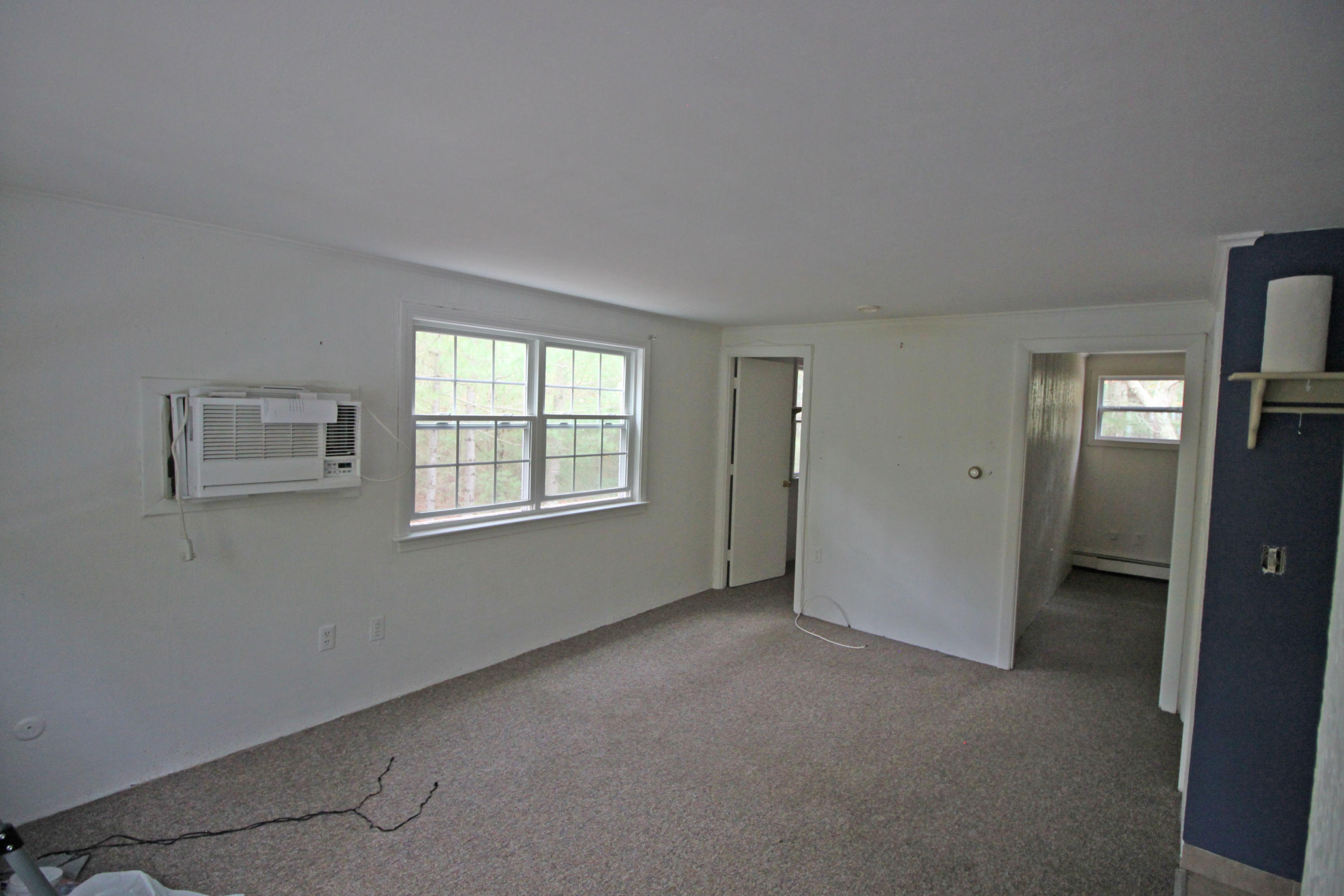 3040 Falmouth Road, Unit F3 Osterville, MA 02655 - Photo 4 of 21 an empty room with windows