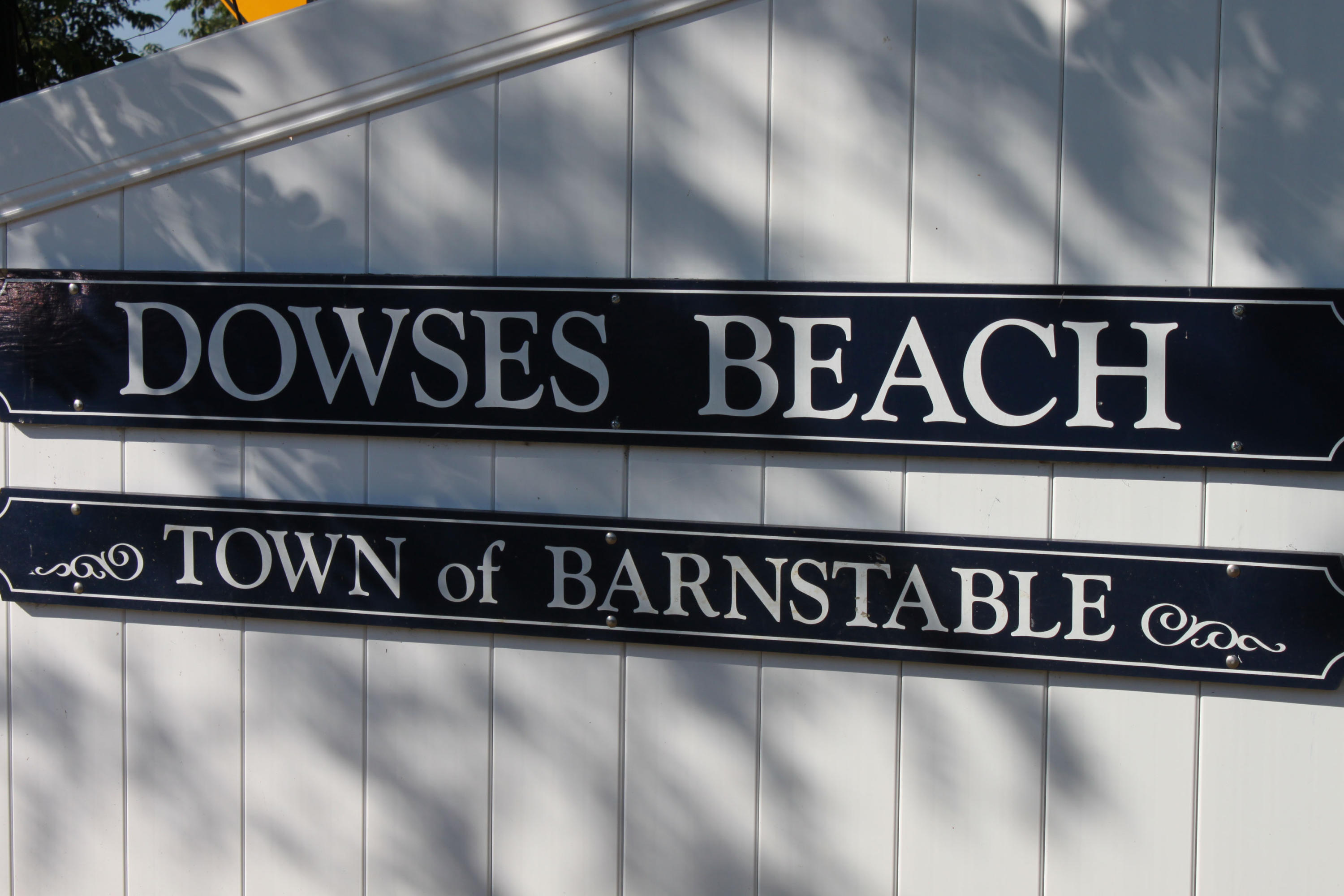 3040 Falmouth Road, Unit F3 Osterville, MA 02655 - Photo 10 of 21 a close up of a street sign