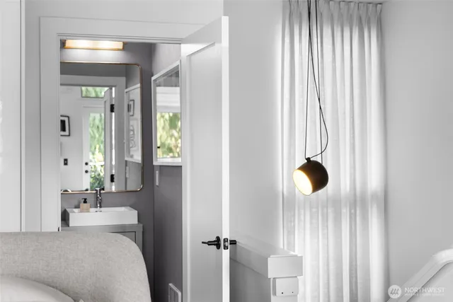 $1,285,000 | 1536 15th Avenue East, Seattle, WA 98112