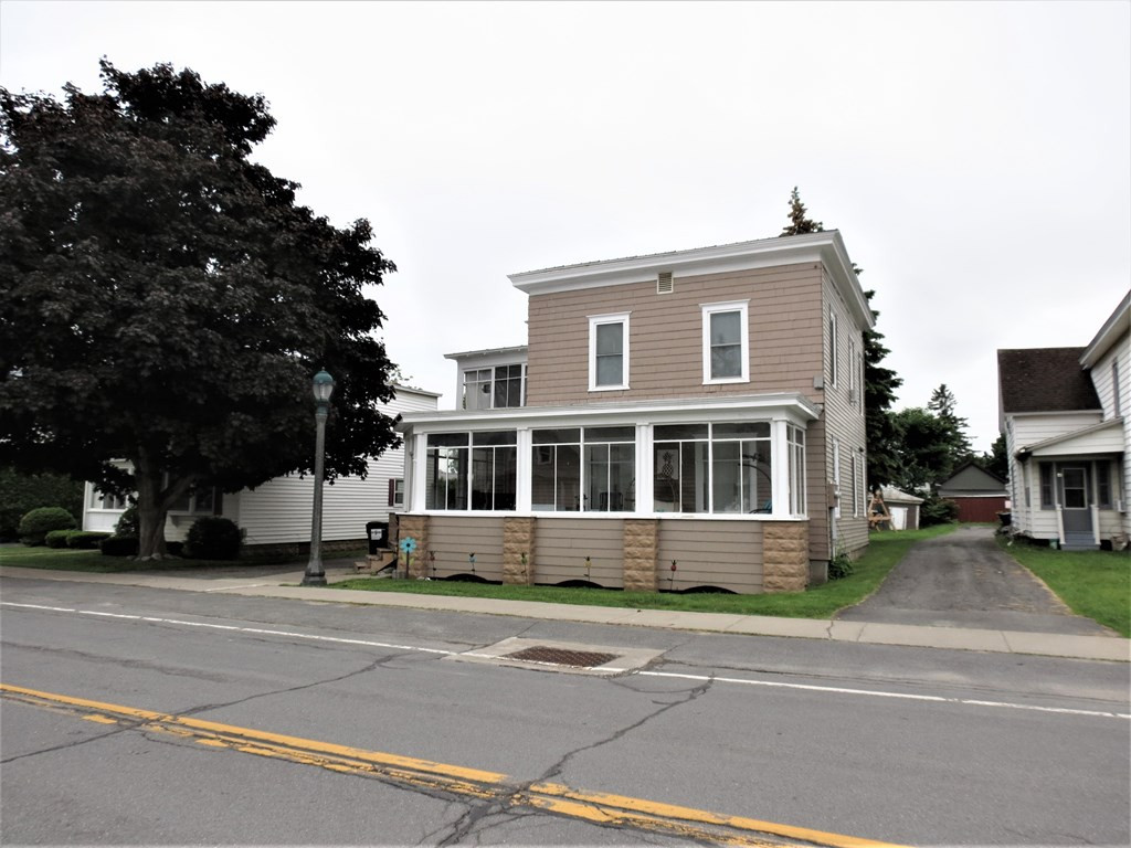 37-39 Pratt Street Rouses Point, NY 12979 - Photo 2 of 6 Gallery Image 2