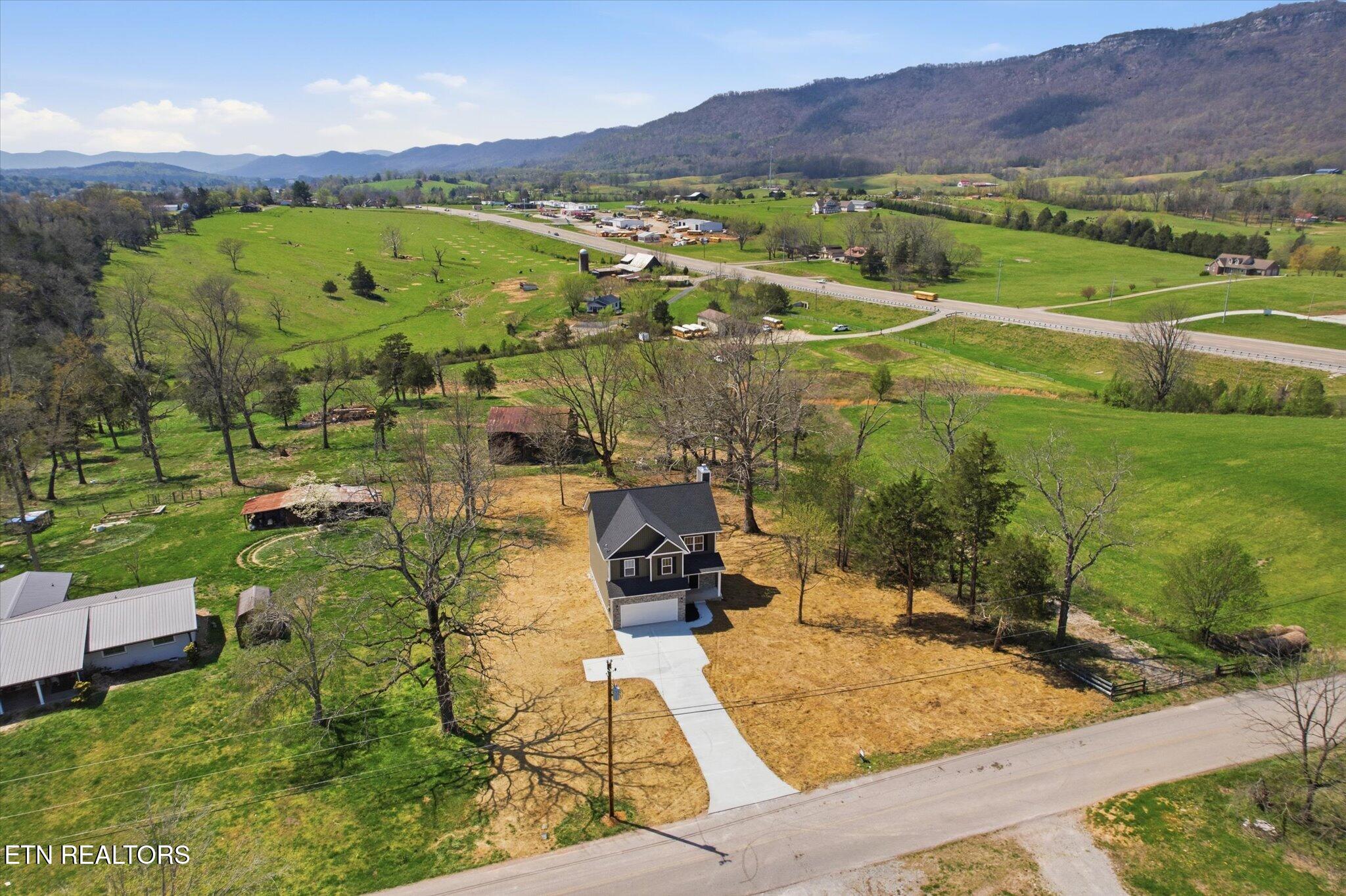 237 Cross Valley Road La Follette, TN 37766 - Photo 5 of 28 23-DJI_0005