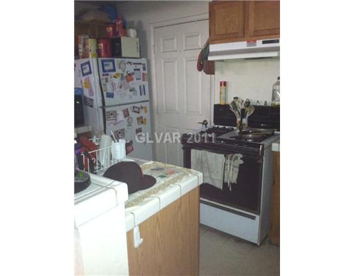 7570 West Flamingo Road, Unit 157 Las Vegas, NV 89147 - Photo 4 of 8 Kitchen.