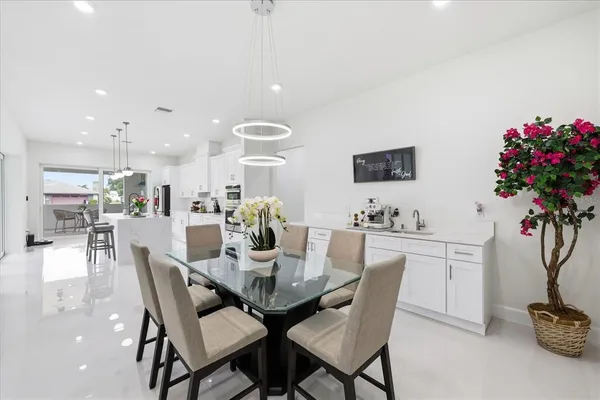 $934,000 | 4210 Thonotosassa Road, Plant City, FL 33565