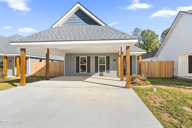 $203,000 | 228 Camerons Cove Drive, Carencro, LA 70520