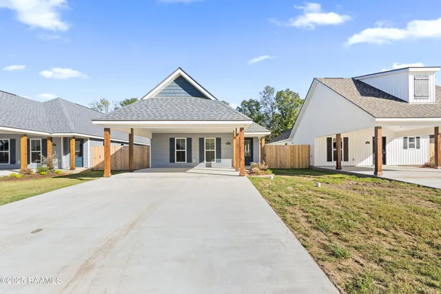 $203,000 | 228 Camerons Cove Drive, Carencro, LA 70520