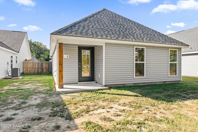 $203,000 | 228 Camerons Cove Drive, Carencro, LA 70520