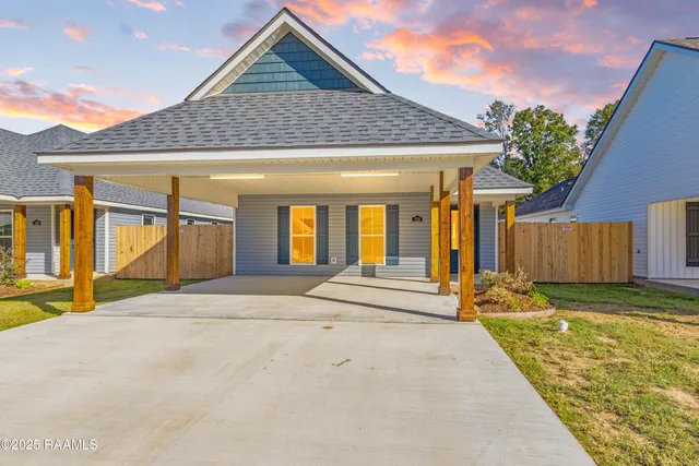 $203,000 | 228 Camerons Cove Drive, Carencro, LA 70520
