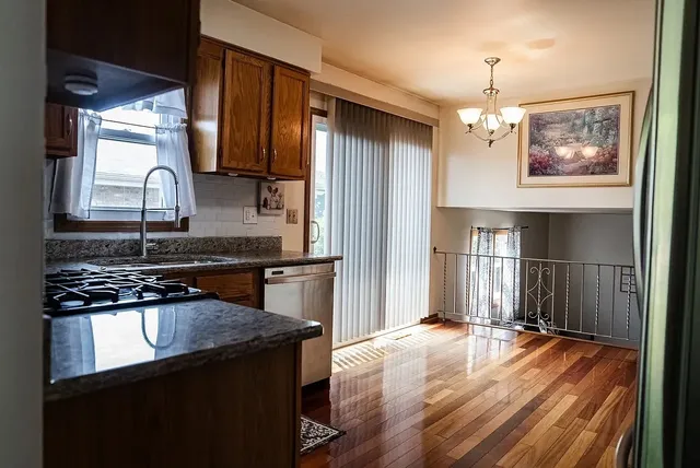 $2,700 | 17001 93rd Avenue, Orland Hills, IL 60487