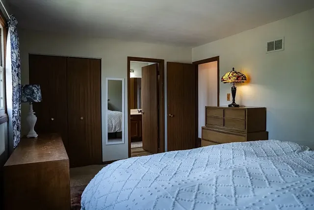 $2,700 | 17001 93rd Avenue, Orland Hills, IL 60487