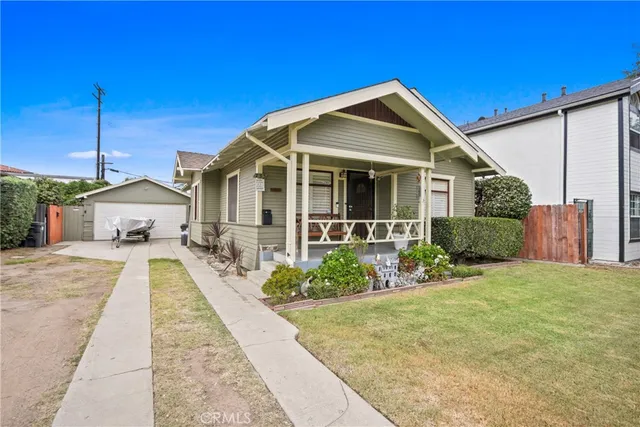 $999,900 | 735 Newport Avenue, Long Beach, CA 90804