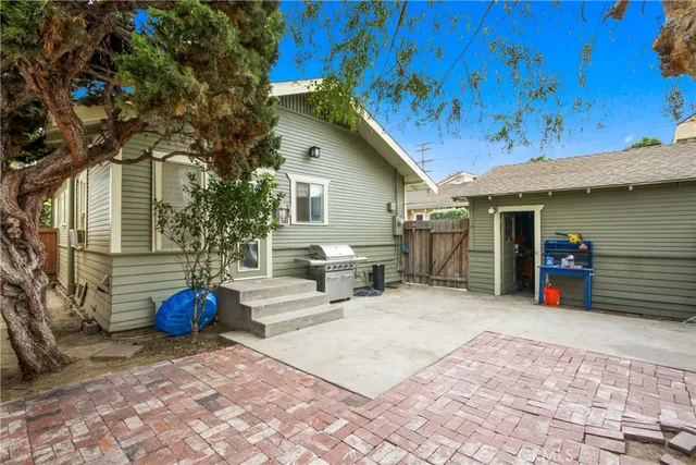$999,900 | 735 Newport Avenue, Long Beach, CA 90804
