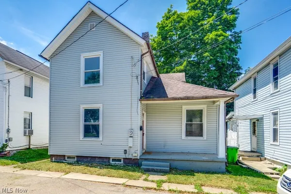$150,000 | 327 Schrock Place Southwest, Massillon, OH 44647