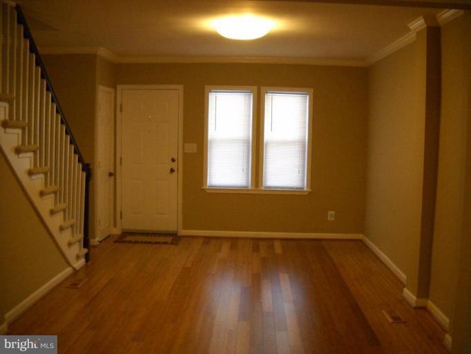 5639 Govane Avenue Baltimore, MD 21212 - Photo 3 of 30 Living Room