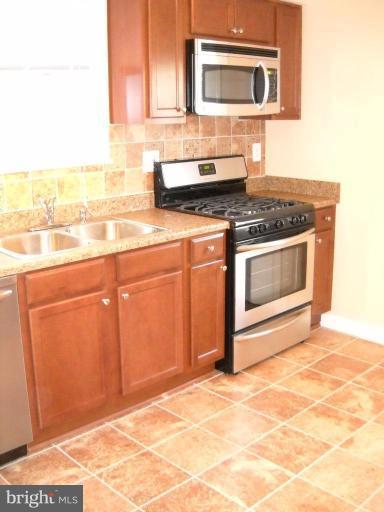 5639 Govane Avenue Baltimore, MD 21212 - Photo 10 of 30 Kitchen #2