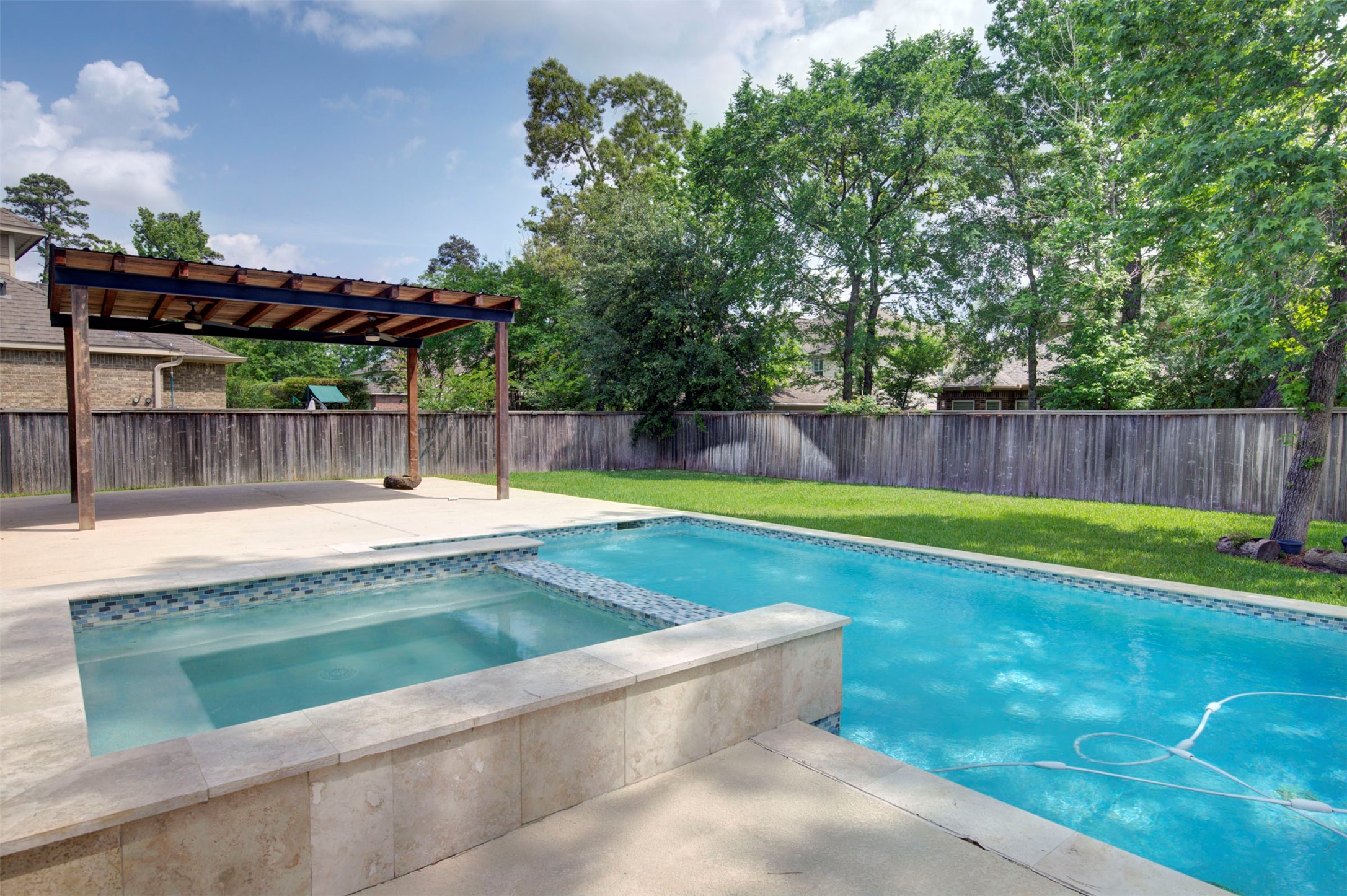 10 Chippewa Trail Spring, TX 77389 - Photo 2 of 46 Pool