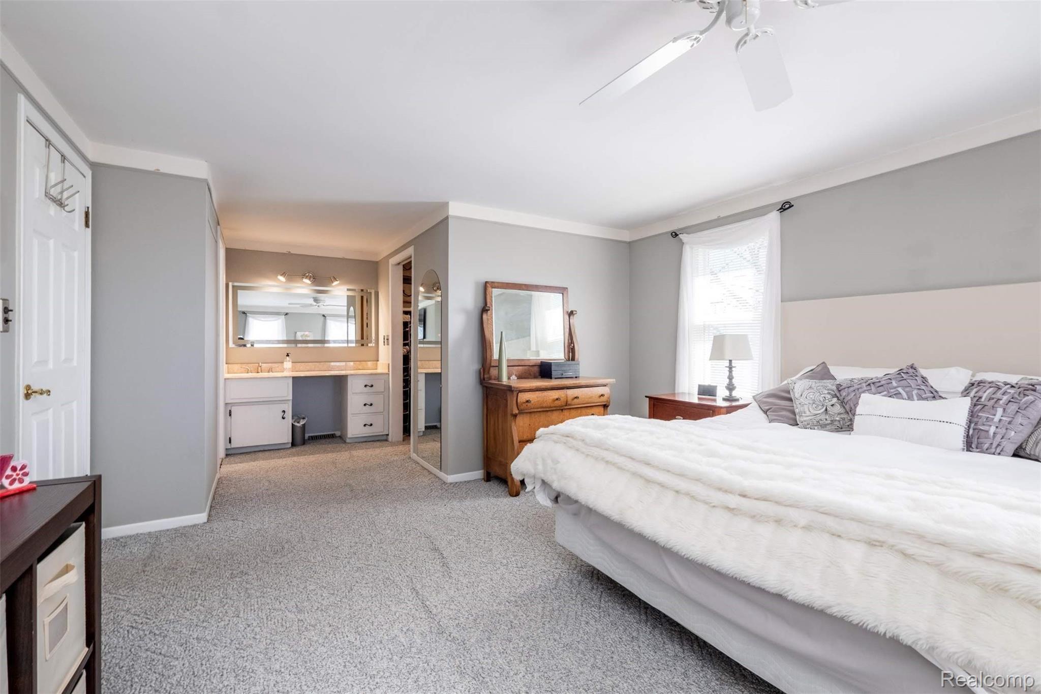 695 Lake Forest Road Rochester, MI 48309 - Photo 28 of 47 695 Lake Forest-28.jpg