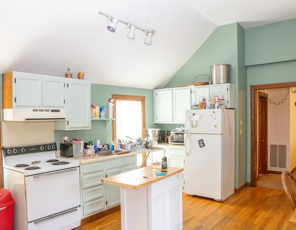 12 Leonard Street Greenfield, MA 01301 - Photo 11 of 28