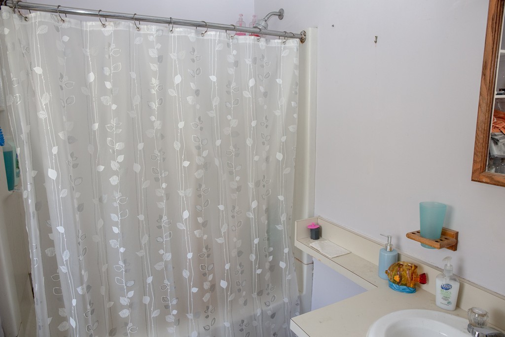 12 Leonard Street Greenfield, MA 01301 - Photo 13 of 28