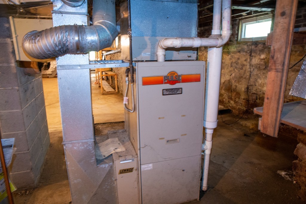 12 Leonard Street Greenfield, MA 01301 - Photo 16 of 28