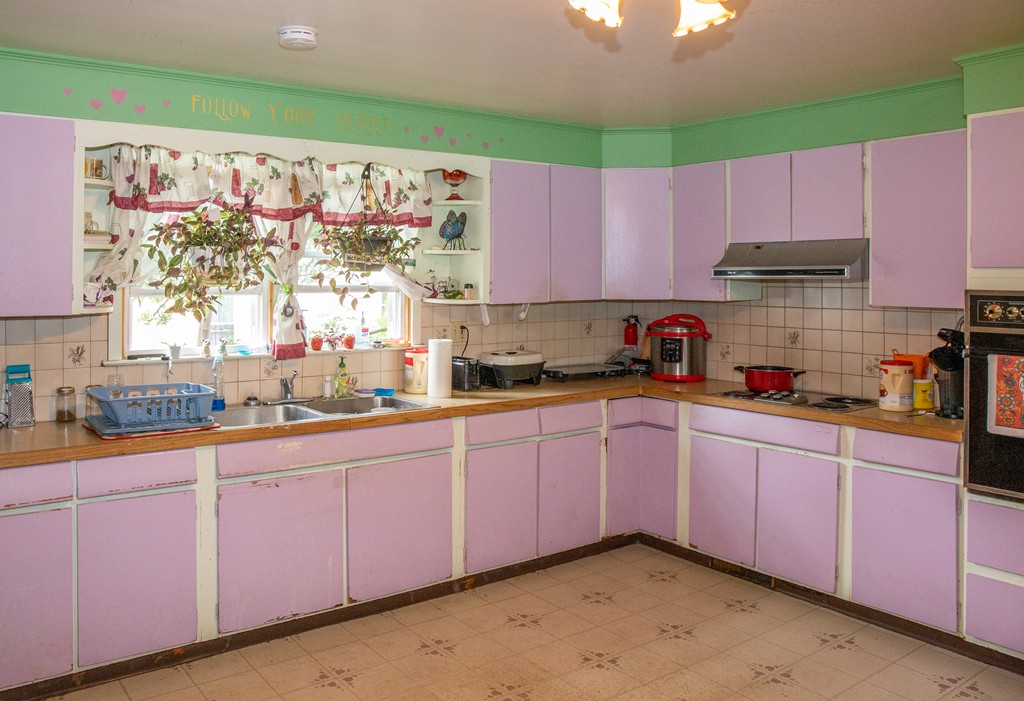 12 Leonard Street Greenfield, MA 01301 - Photo 4 of 28