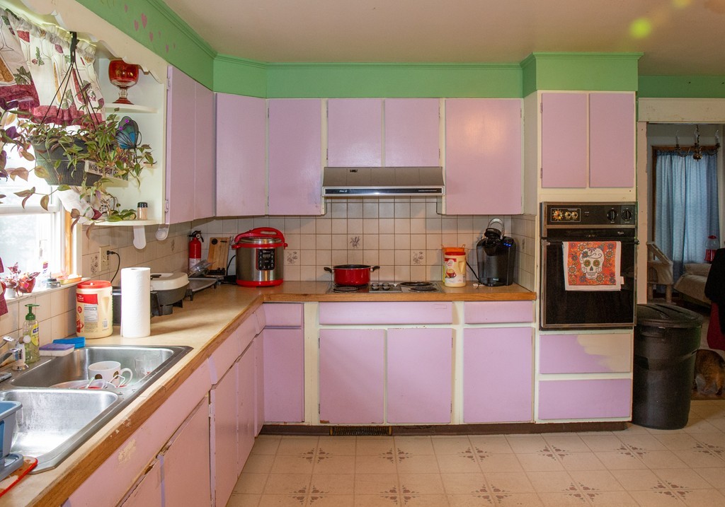 12 Leonard Street Greenfield, MA 01301 - Photo 5 of 28