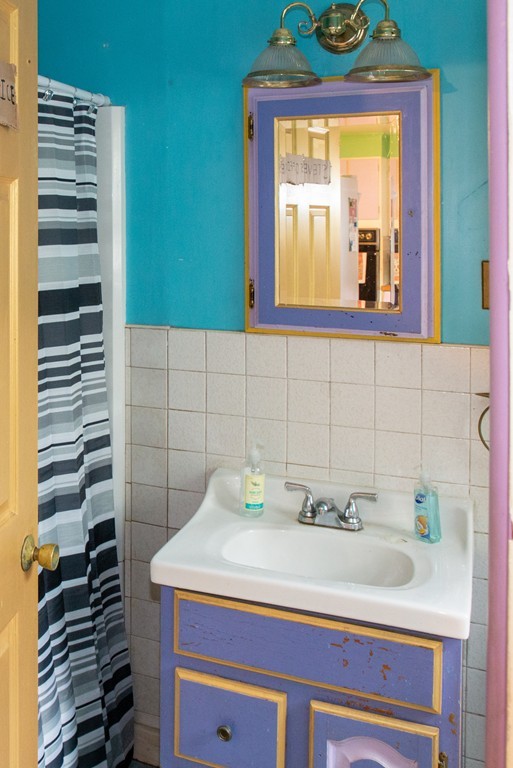 12 Leonard Street Greenfield, MA 01301 - Photo 6 of 28