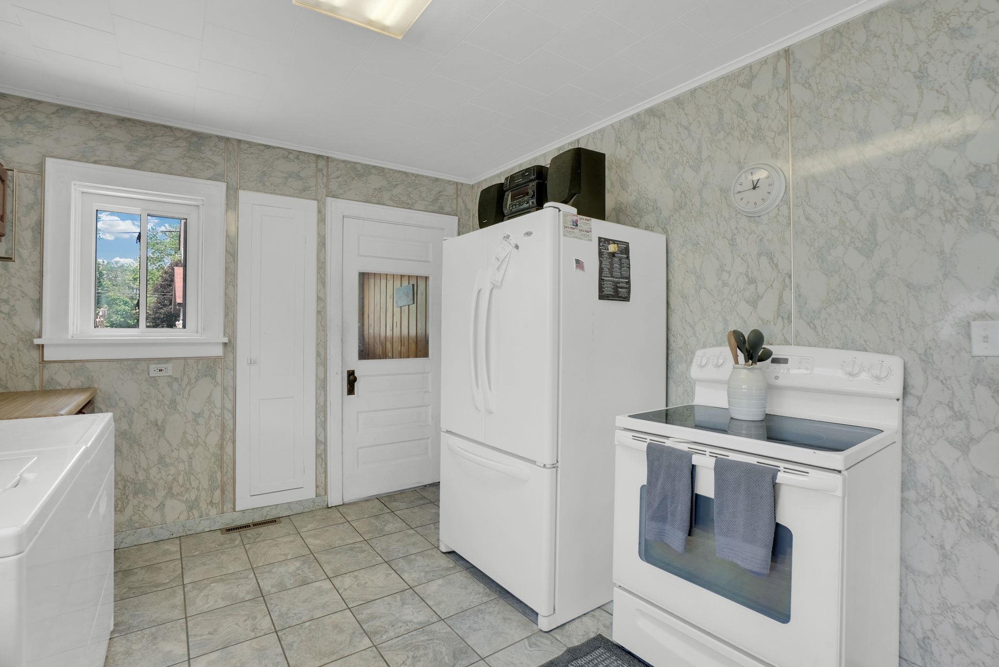 401 North Main St Lake Lake City, MI 49651 - Photo 11 of 39