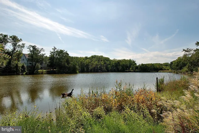 $630,000 | 2108 Chesapeake Harbour Drive East, Unit 201, Annapolis, MD 21403