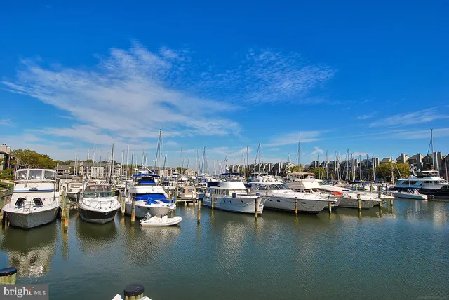 $630,000 | 2108 Chesapeake Harbour Drive East, Unit 201, Annapolis, MD 21403