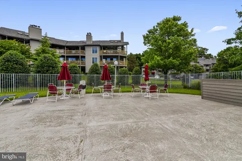 $625,000 | 2108 Chesapeake Harbour Drive East, Unit 201, Annapolis, MD 21403