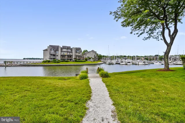 $630,000 | 2108 Chesapeake Harbour Drive East, Unit 201, Annapolis, MD 21403