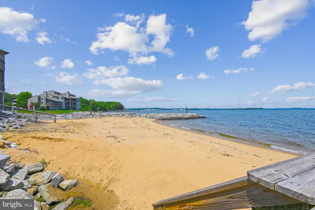 $630,000 | 2108 Chesapeake Harbour Drive East, Unit 201, Annapolis, MD 21403