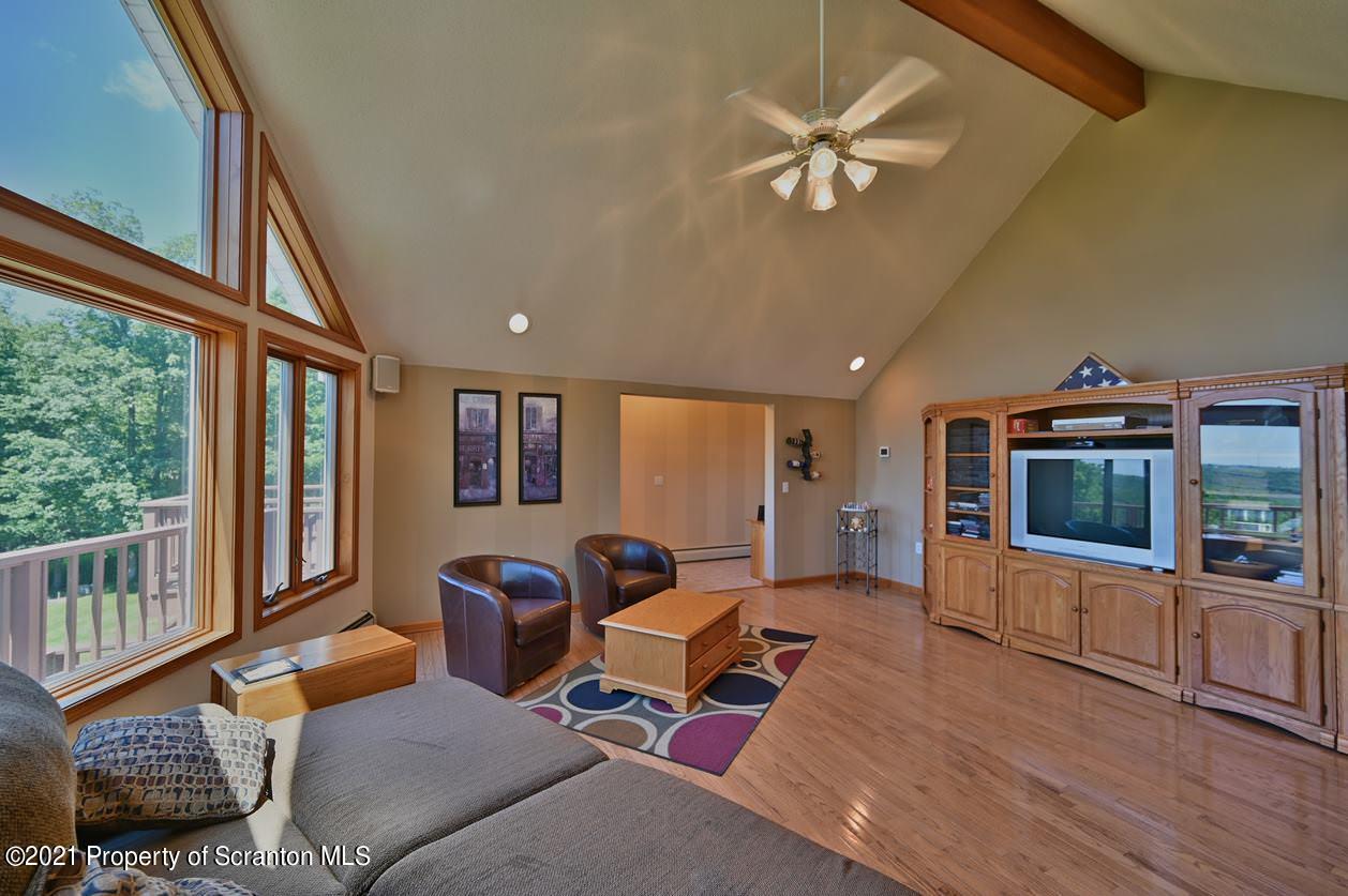 748 Overlook Road Carbondale, PA 18407 - Photo 11 of 117 Gallery Image 11