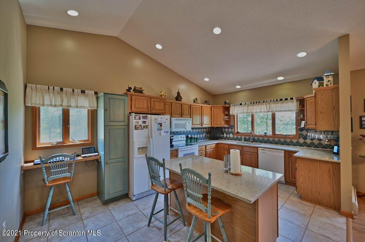 748 Overlook Road Carbondale, PA 18407 - Photo 17 of 117 Gallery Image 17