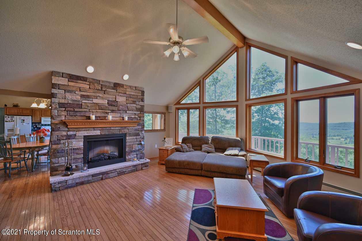 748 Overlook Road Carbondale, PA 18407 - Photo 5 of 117 Gallery Image 5