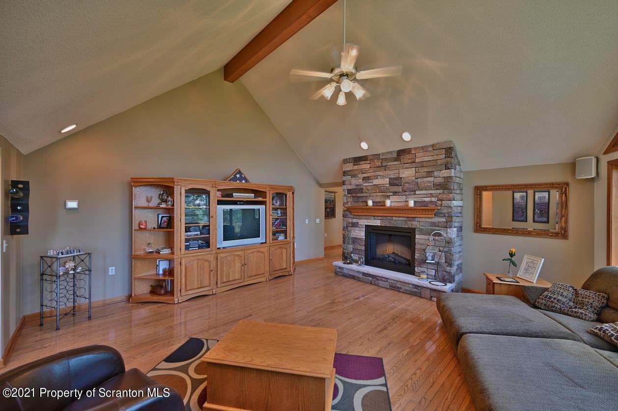 748 Overlook Road Carbondale, PA 18407 - Photo 7 of 117 Gallery Image 7