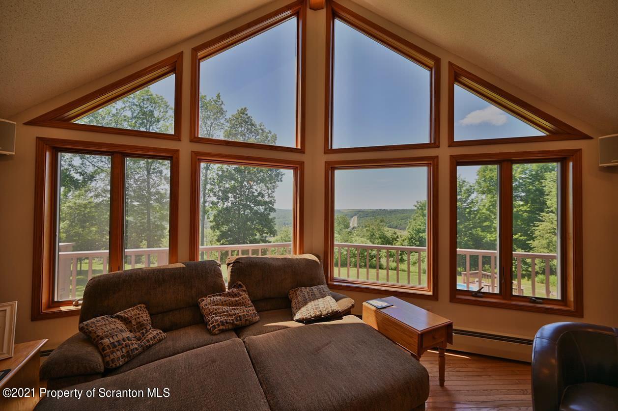 748 Overlook Road Carbondale, PA 18407 - Photo 10 of 117 Gallery Image 10