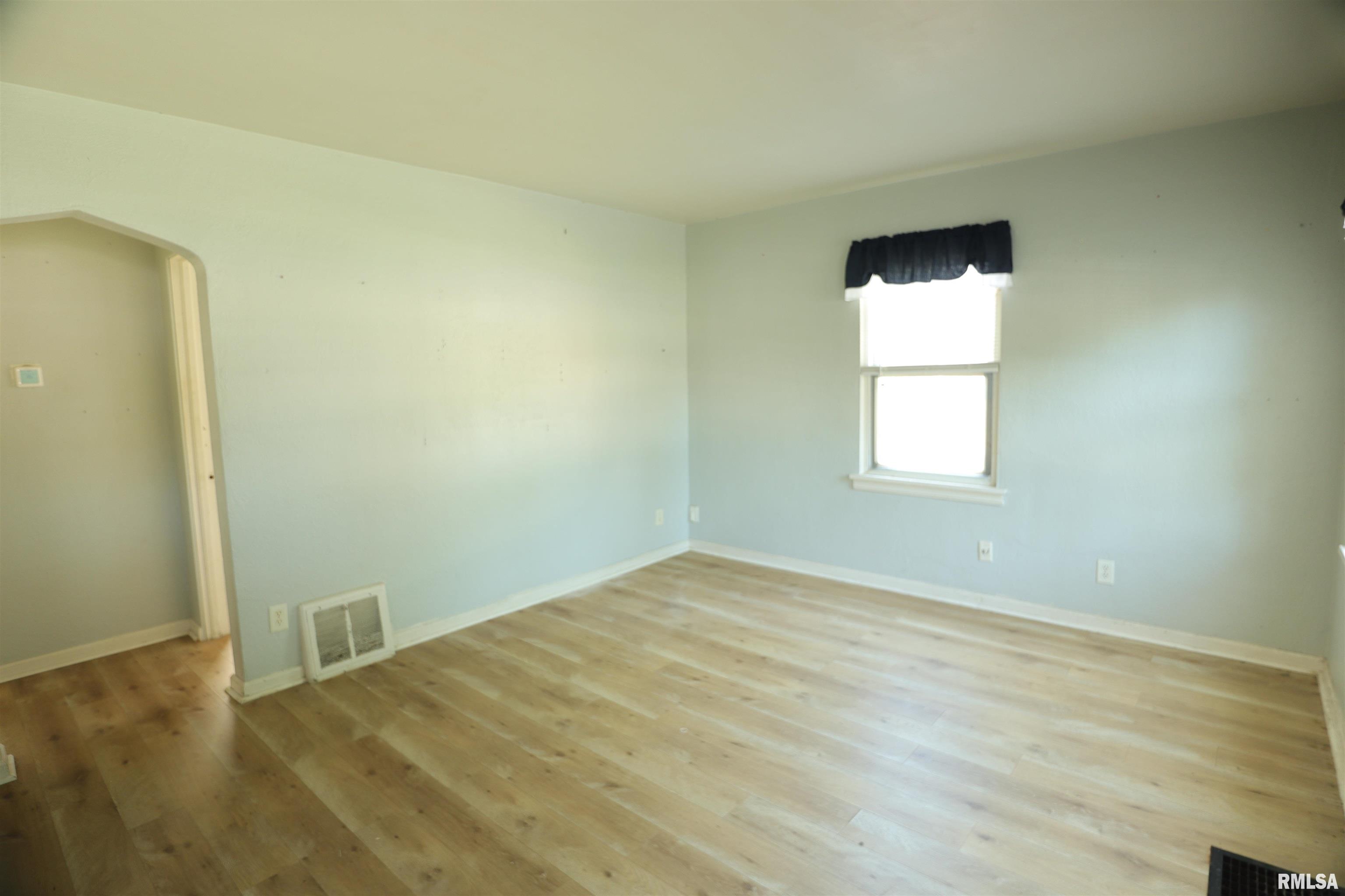 1502 State Street Pekin, IL 61554 - Photo 11 of 15 Gallery Image 11