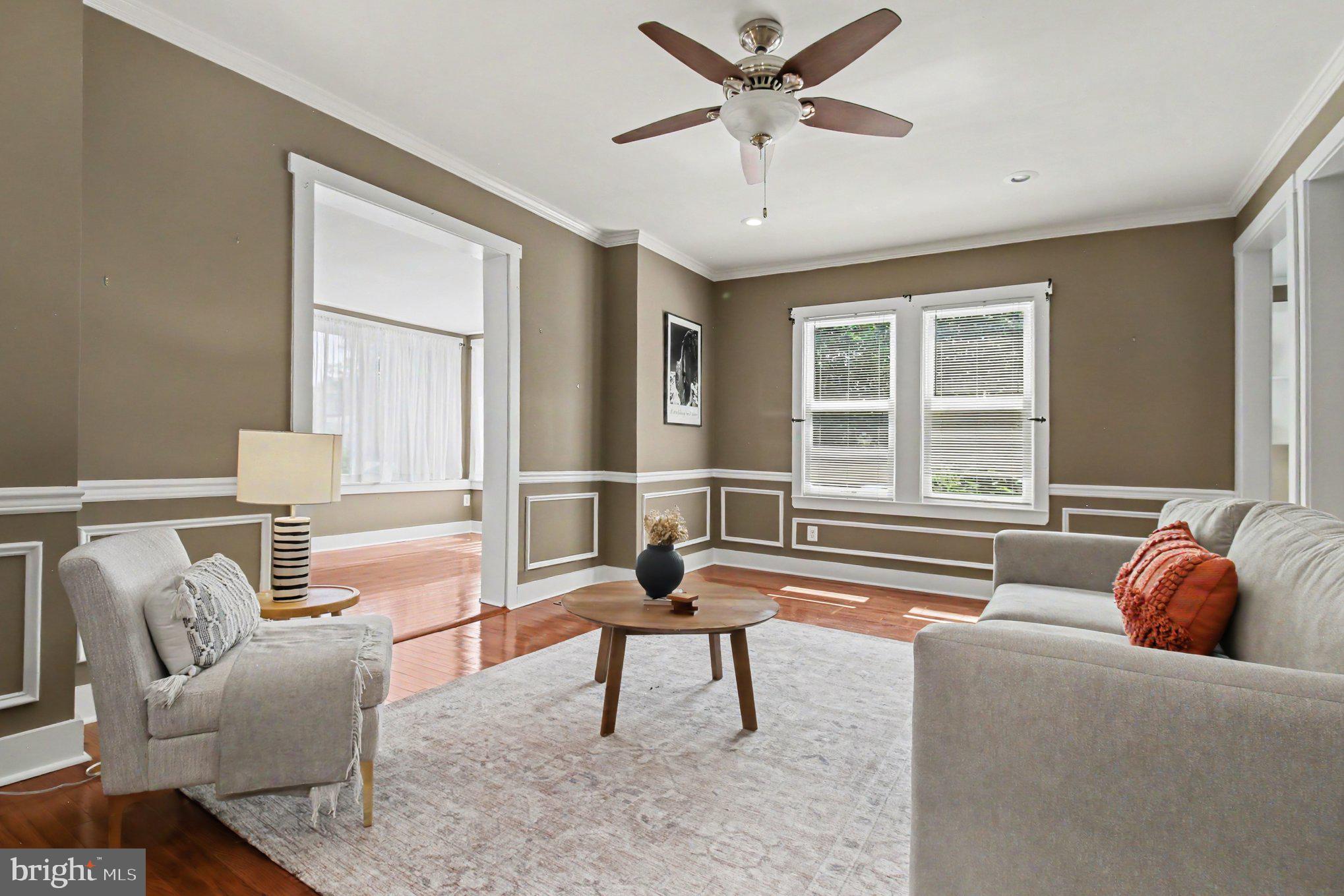 3504 Edgewood Road Baltimore, MD 21215 - Photo 9 of 57 Living room