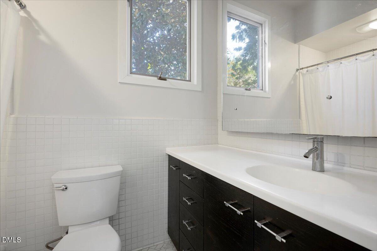 530 Elm Street Raleigh, NC 27604 - Photo 33 of 47 Secondary full bath