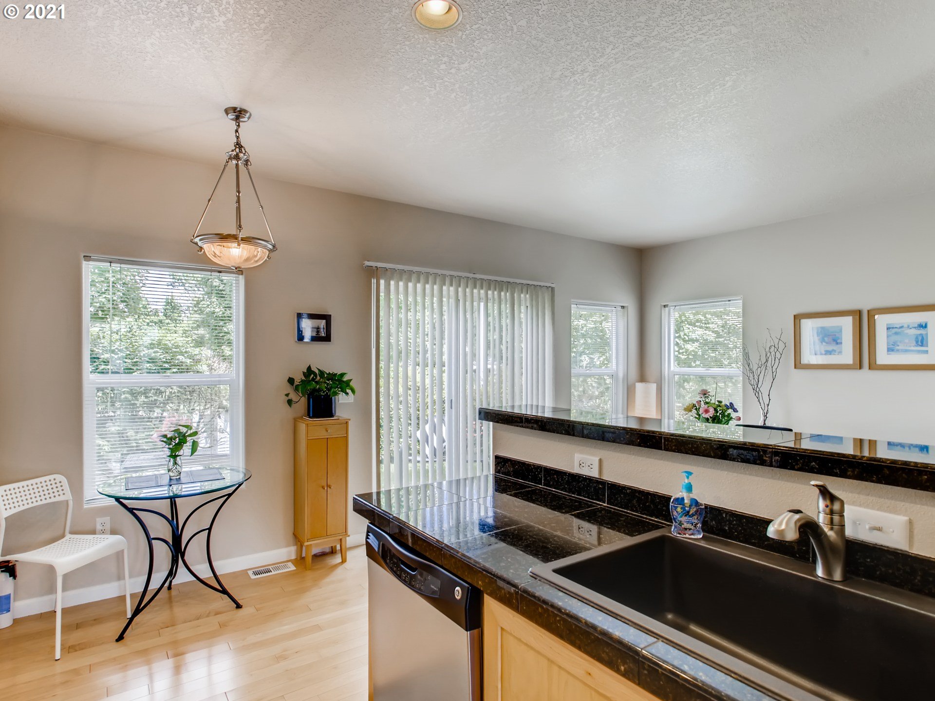14711 Southwest Beard Road, Unit 104 Beaverton, OR 97007 - Photo 12 of 32 Gallery Image 12