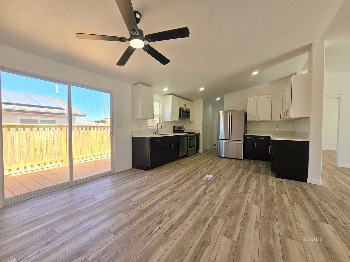 1040 Porter Street Ridgecrest, CA 93555 - Photo 3 of 37 Gallery Image 3