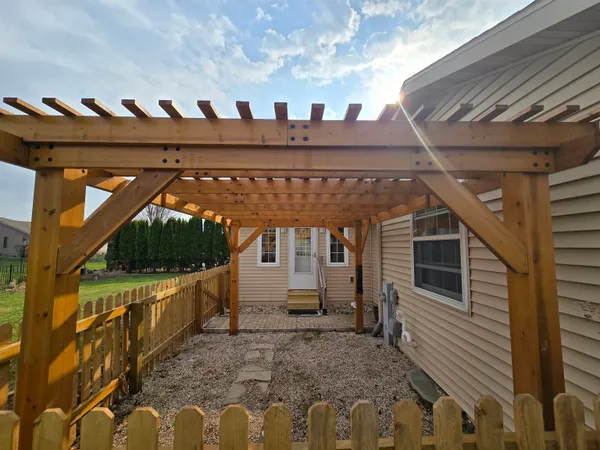 $405,000 | 4295 East Kingsford Drive, Janesville, WI 53546