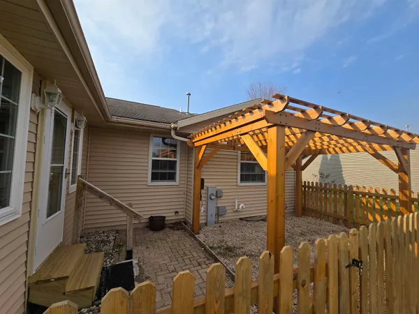 $405,000 | 4295 East Kingsford Drive, Janesville, WI 53546