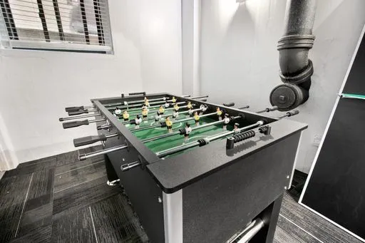 $1,821 | 5858 North Sheridan Road, Unit 808, Chicago, IL 60660