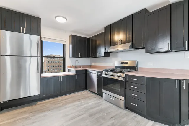 $1,821 | 5858 North Sheridan Road, Unit 808, Chicago, IL 60660