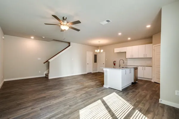 $1,500 | 705 Wheatfield Drive, Venus, TX 76084