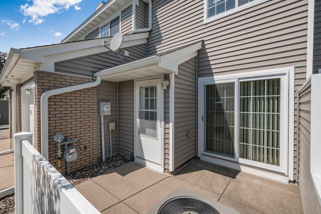 8362 Copperfield Way, Unit 111 Inver Grove Heights, MN 55076 - Photo 2 of 19 Gallery Image 2